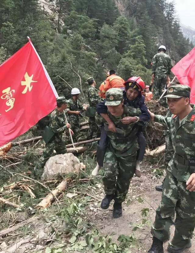 我不知道你是誰，卻知道你為了誰，向人民子弟兵致敬！